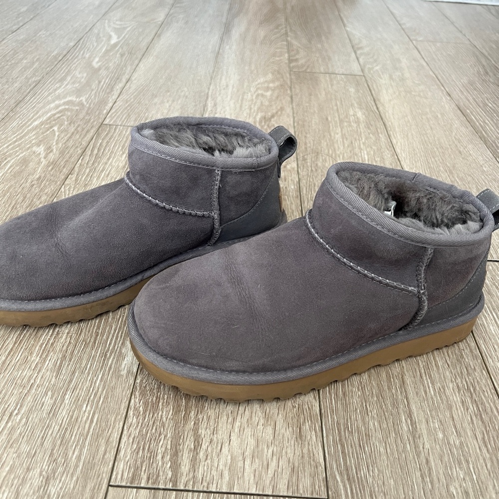 Ugg Ultra Mini Classic Boots Grey
